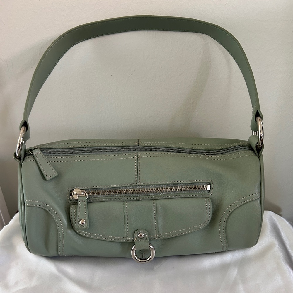 💕Bandolino Leather Shoulder Handbag🌺